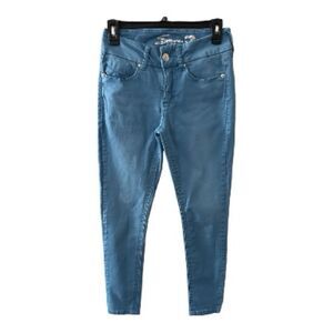 Seven 7, woman’s tapered leg jeans. Size 4